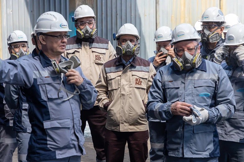 На этой неделе руководители КЛМЗ приняли участие на выездном заседании Центрального комитета по Промышленной безопасности и охране труда на площадке Балхашского медеплавильного завода «Kazakhmys Smelting».
