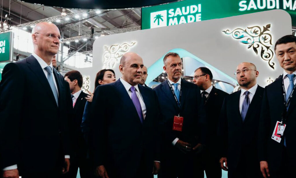 Бүгін INNOPROM 2025 халықаралық көрмесінде Қазақмыс корпорациясының стендіне Ресей Федерациясының Премьер-министрі 🇷🇺 Михаил Мишустин арнайы келіп, танысты.